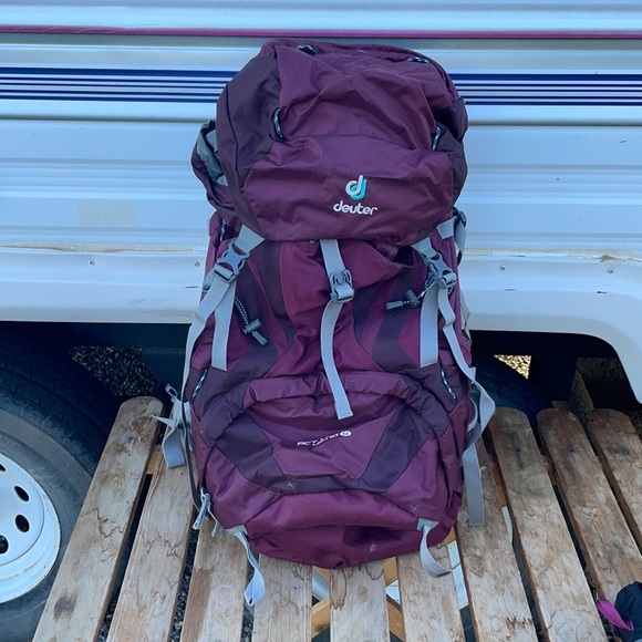 Deuter women’s hiking pack 45-10 SL - Picture 1 of 7